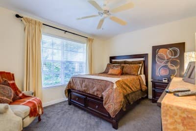 Guest bedroom