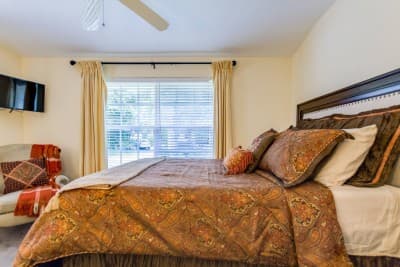 Guest bedroom
