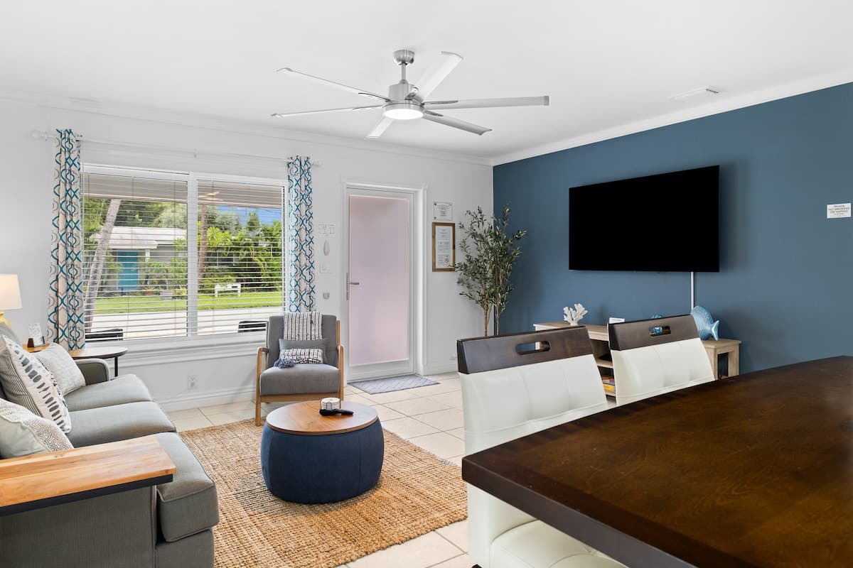 Wilton Drive Steps & Strolls